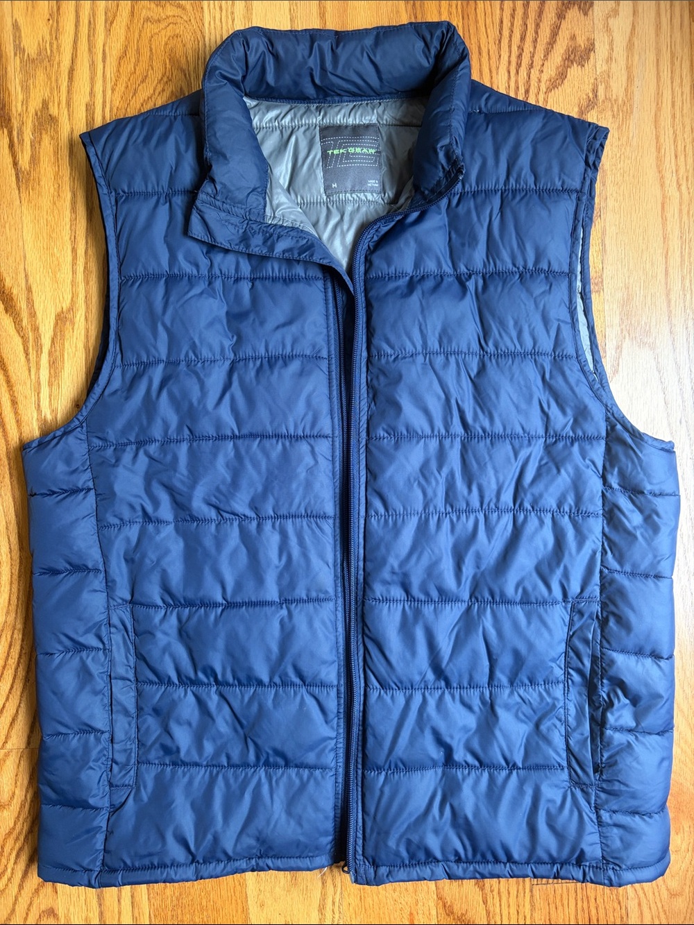 tek gear Men's Blue Quilted Puffer Vest. Size: Medium
